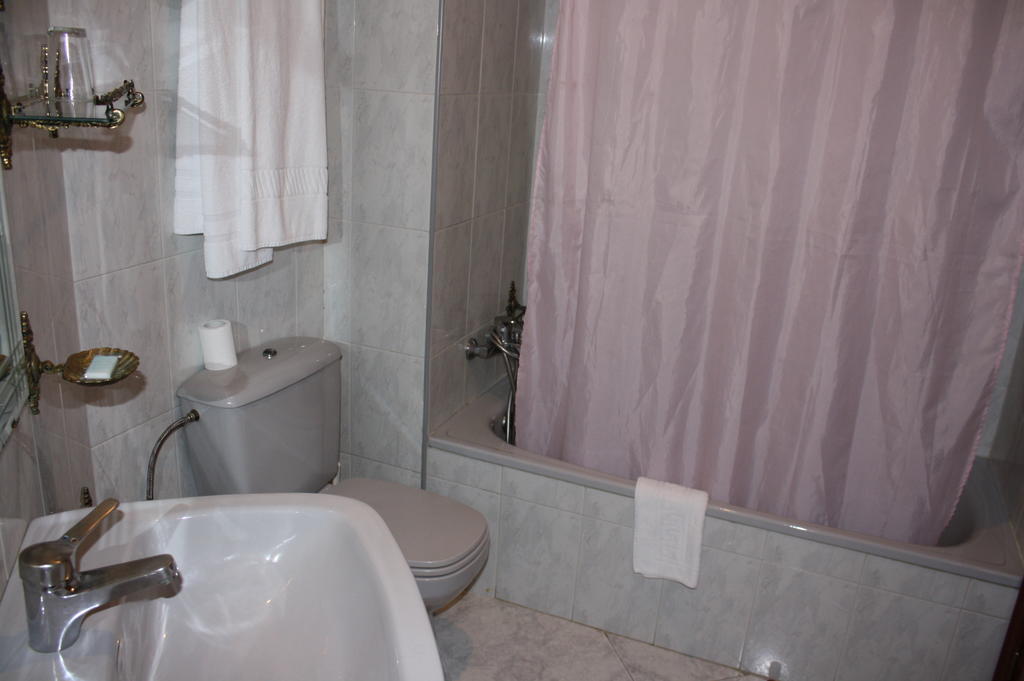Hotel Cristaleiro Gondomar Ruang foto